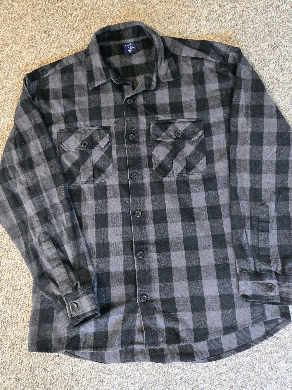 Men's Black & Gray Plaid Classic Button Up Flannel